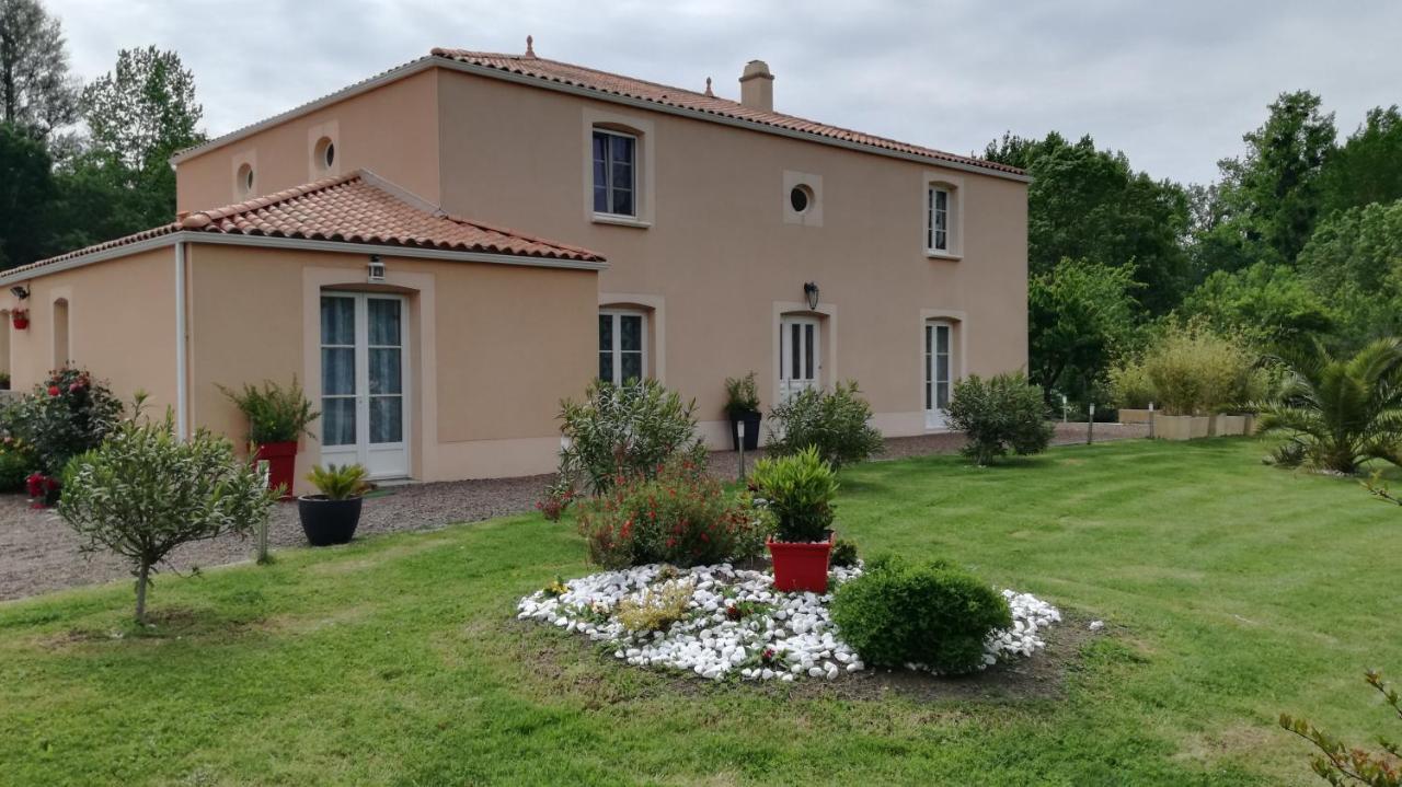 Le Logis Du Marais Bed and Breakfast Les Magnils-Reigniers Exterior foto